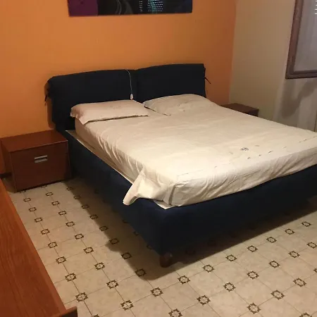Διαμέρισμα A 15 Min Dal Mare Da 1 A 5 Persone 1 Bagno Vasca Con Doccia No Asciugamani No Lenzuola Cucina Completa Soggiorno Caldaia Nuova Vaillant No Wifi No Aria Condizionata *