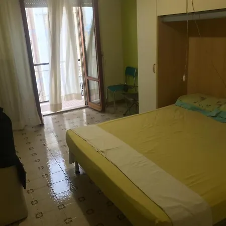 Διαμέρισμα A 15 Min Dal Mare Da 1 A 5 Persone 1 Bagno Vasca Con Doccia No Asciugamani No Lenzuola Cucina Completa Soggiorno Caldaia Nuova Vaillant No Wifi No Aria Condizionata *